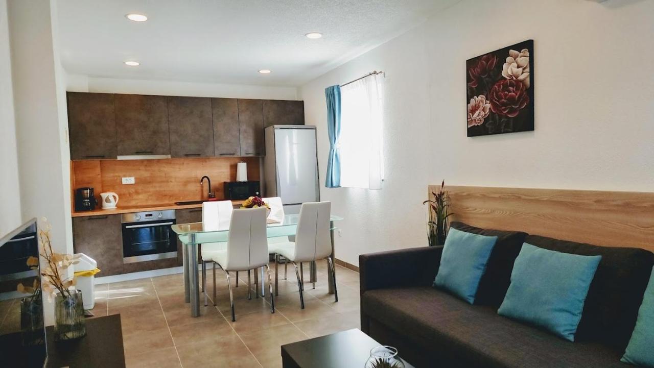 Dorijini Dvori Bed & Breakfast Baska Voda Ngoại thất bức ảnh