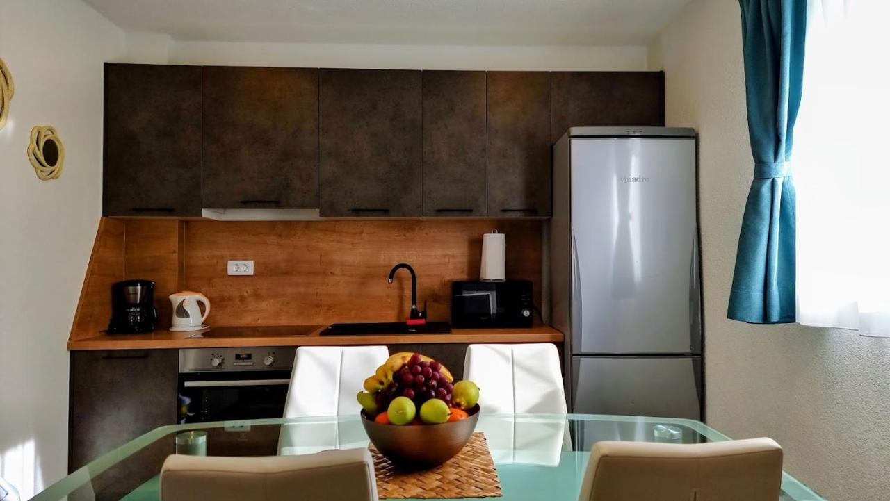 Dorijini Dvori Bed & Breakfast Baska Voda Ngoại thất bức ảnh