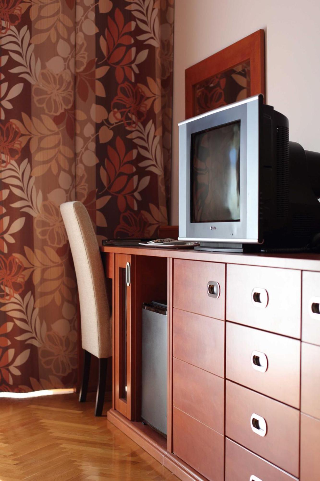 Dorijini Dvori Bed & Breakfast Baska Voda Phòng bức ảnh