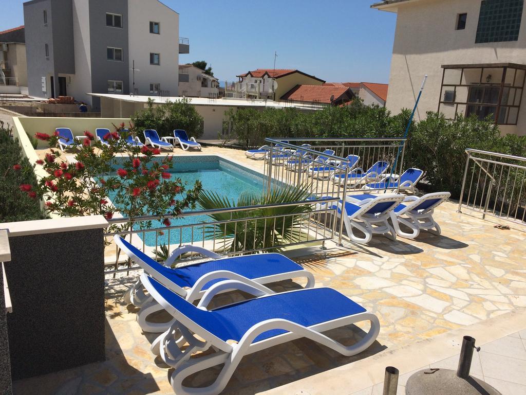 Dorijini Dvori Bed & Breakfast Baska Voda Ngoại thất bức ảnh