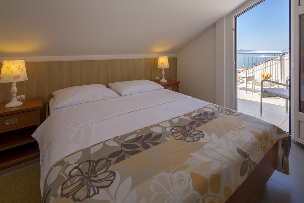 Dorijini Dvori Bed & Breakfast Baska Voda Ngoại thất bức ảnh