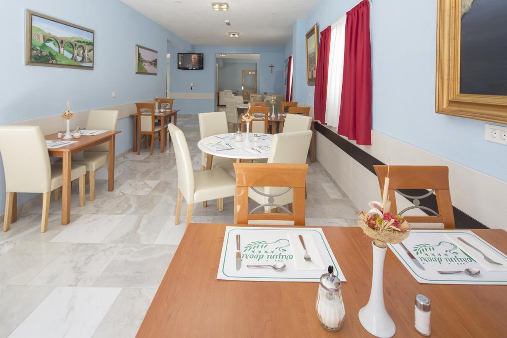 Dorijini Dvori Bed & Breakfast Baska Voda Ngoại thất bức ảnh