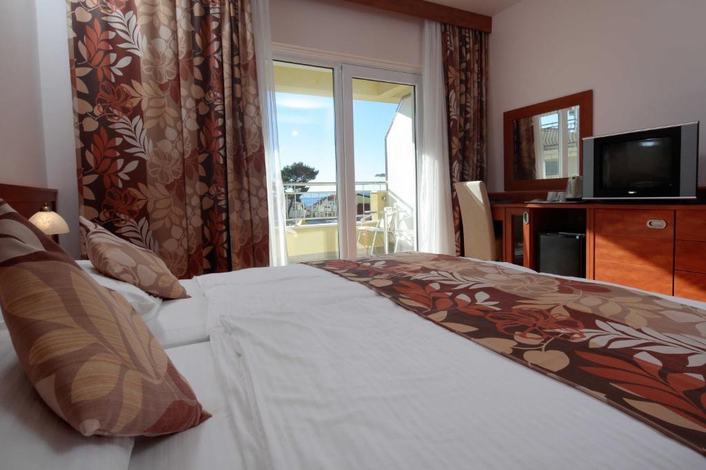 Dorijini Dvori Bed & Breakfast Baska Voda Ngoại thất bức ảnh