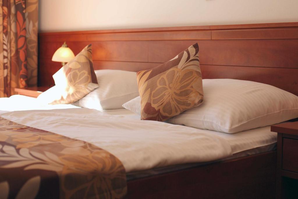 Dorijini Dvori Bed & Breakfast Baska Voda Ngoại thất bức ảnh
